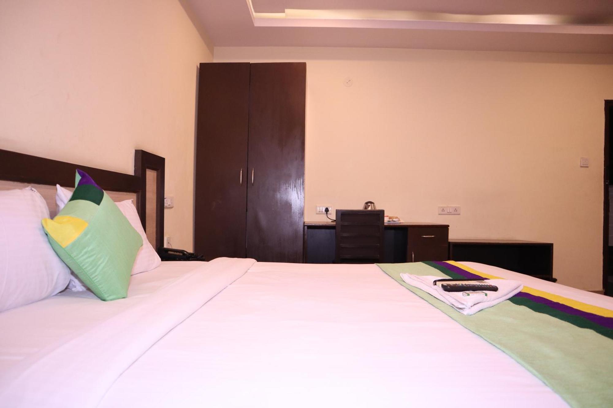 Millennium Plaza Hotel Kammasandra Buitenkant foto