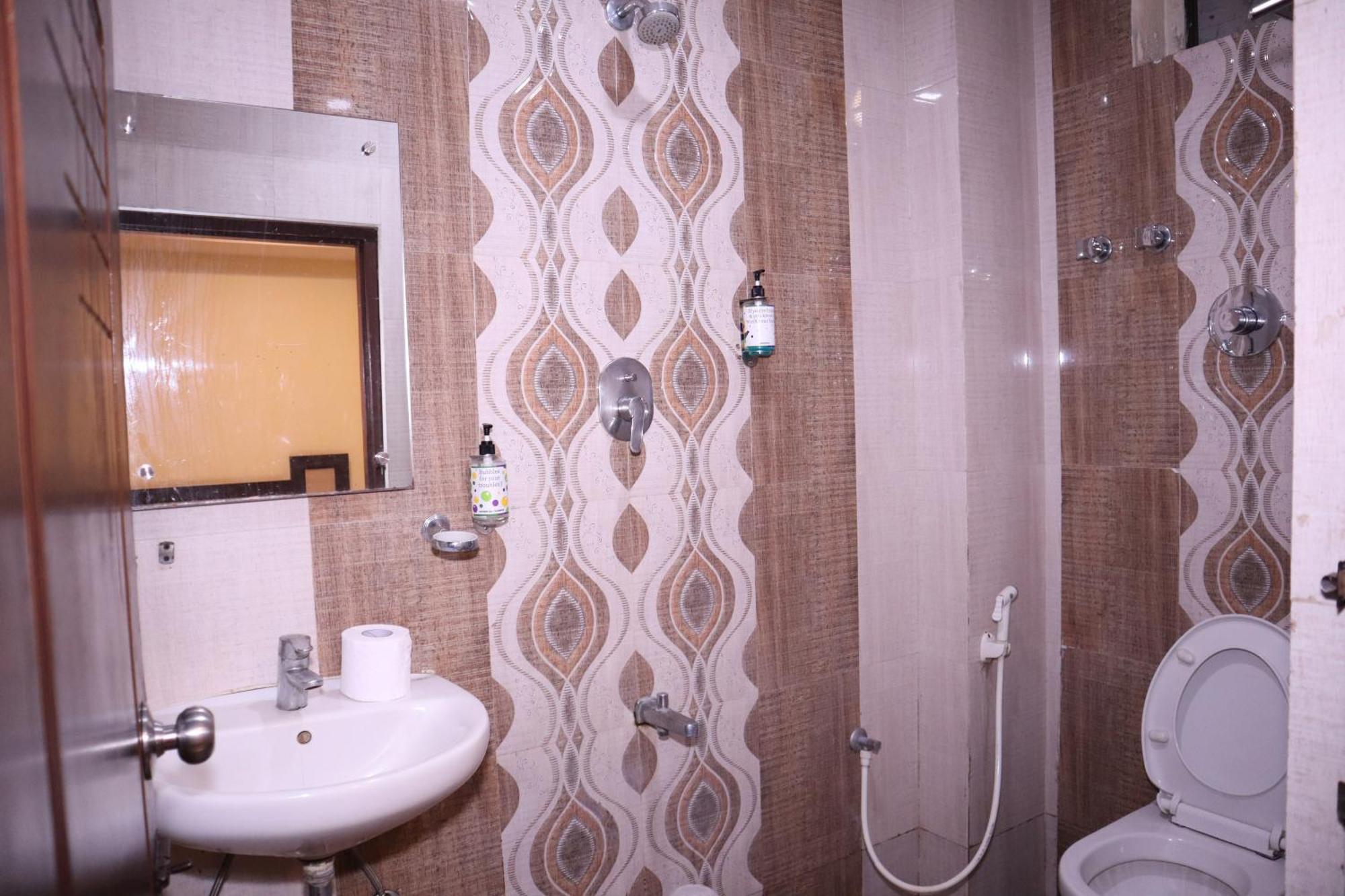 Millennium Plaza Hotel Kammasandra Buitenkant foto