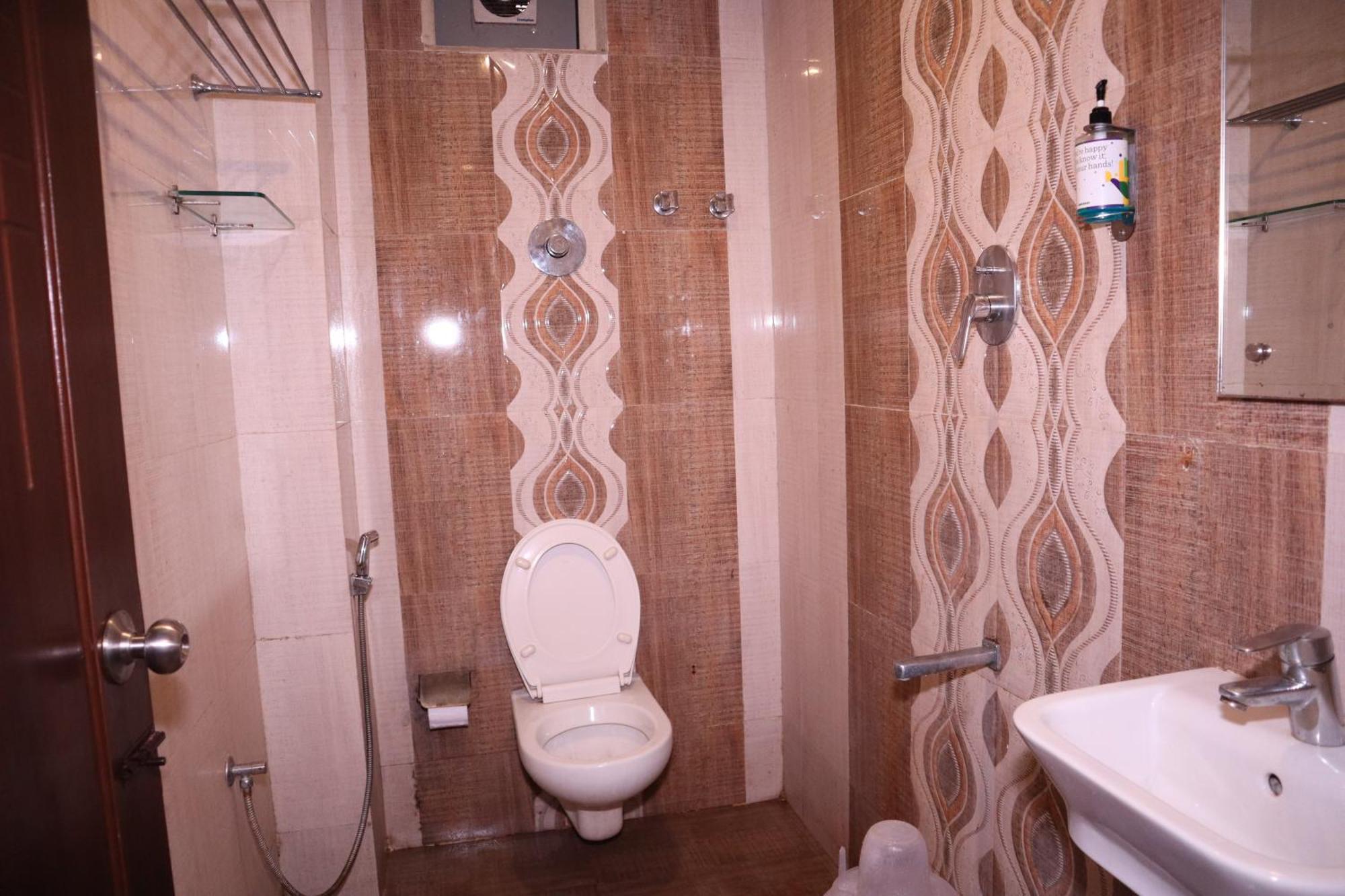 Millennium Plaza Hotel Kammasandra Buitenkant foto